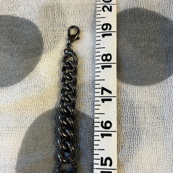 Black metal and rhinestone statement necklace - Picture 7 of 7